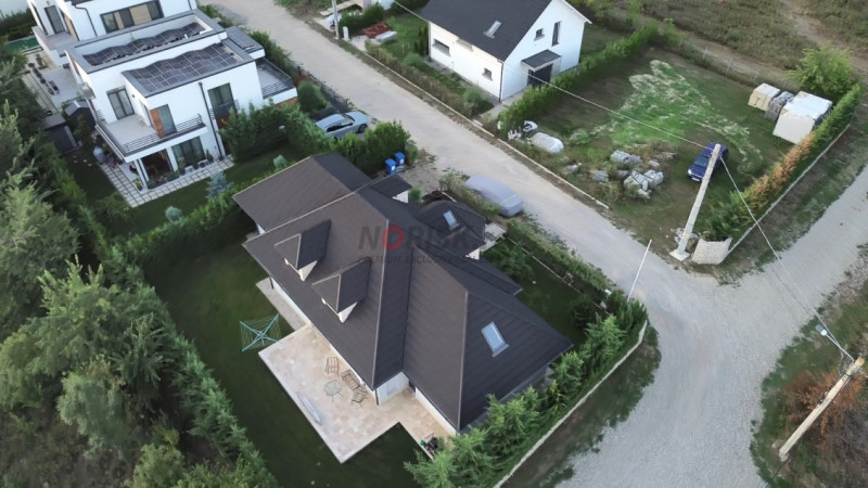 Vila 1 - Complex inchis