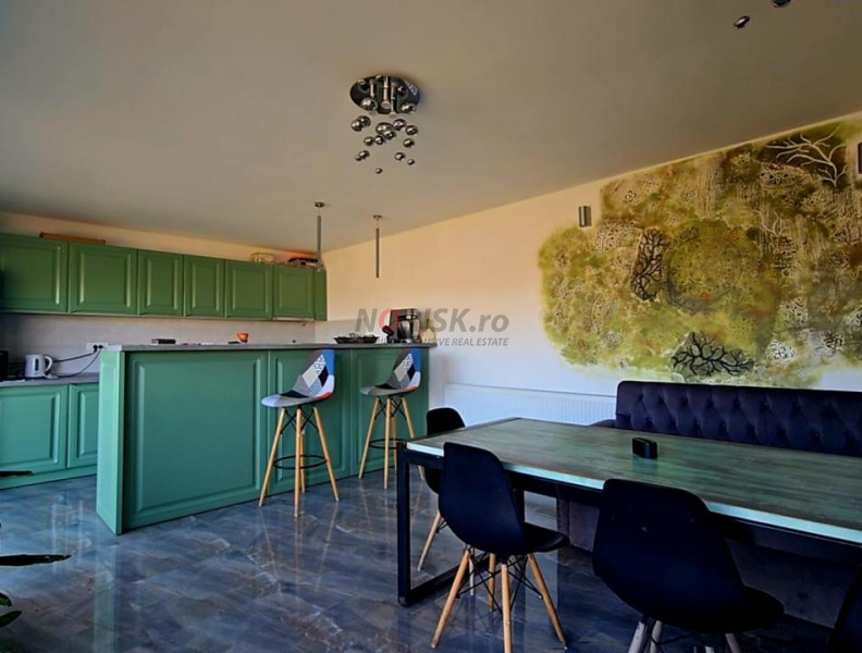 2 case + spațiu comercial | 6 dormitoare - băi proprii | 685 MP Teren 