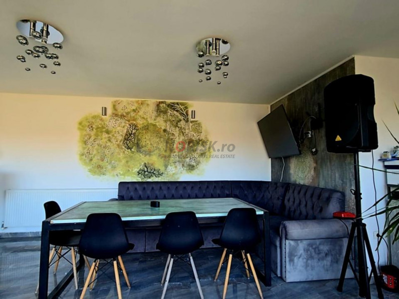 2 case + spațiu comercial | 6 dormitoare - băi proprii | 685 MP Teren 