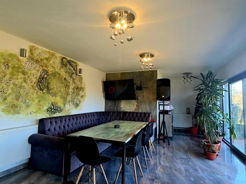 2 case + spațiu comercial | 6 dormitoare - băi proprii | 685 MP Teren 