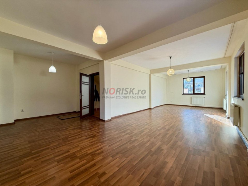 Vilă versatilă pentru locuit sau activitate profesională | Zona Brâncoveanu