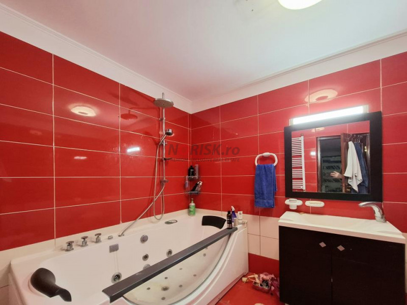 5 Camere | 217 MP | Panoramic | Etaj 2 + mansarda | Parcare | Centrală