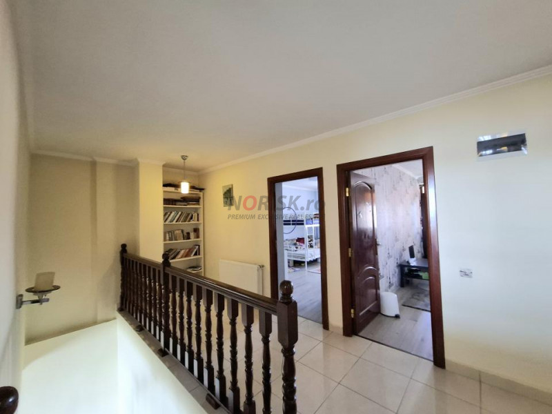 5 Camere | 217 MP | Panoramic | Etaj 2 + mansarda | Parcare | Centrală