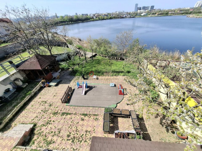 5 Camere | 217 MP | Panoramic | Etaj 2 + mansarda | Parcare | Centrală