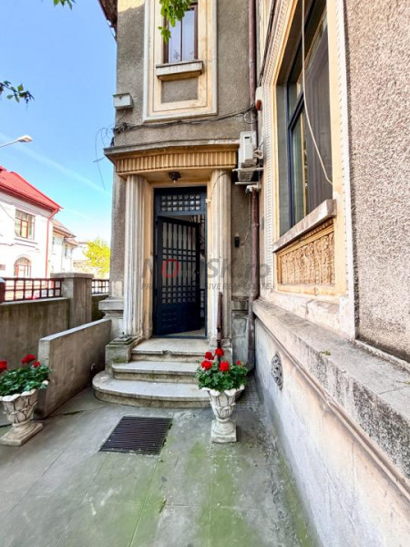 FARA Comision | Proprietate interbelică cu detalii originale | 93 mp | Mosilor