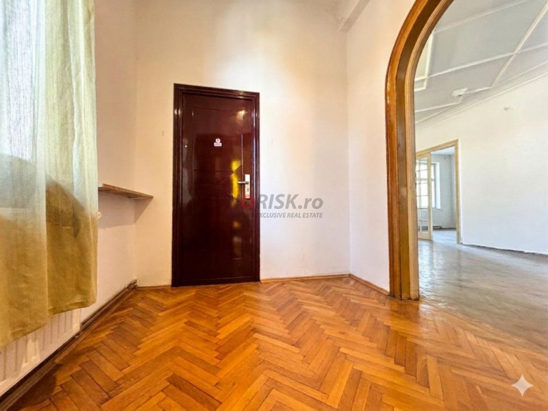 FARA Comision | Proprietate interbelică cu detalii originale | 93 mp | Mosilor