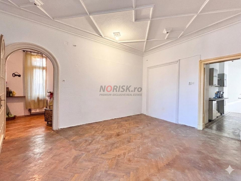 FARA Comision | Proprietate interbelică cu detalii originale | 93 mp | Mosilor