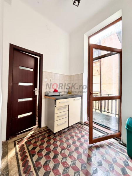 FARA Comision | Proprietate interbelică cu detalii originale | 93 mp | Mosilor