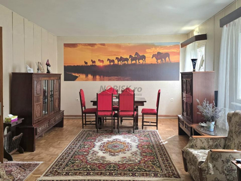 Refugiu de weekend sau business turistic, vila spatioasa, teren 1632 mp 