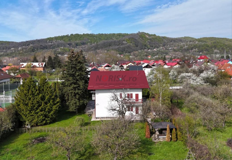 Refugiu de weekend sau business turistic, vila spatioasa, teren 1632 mp 