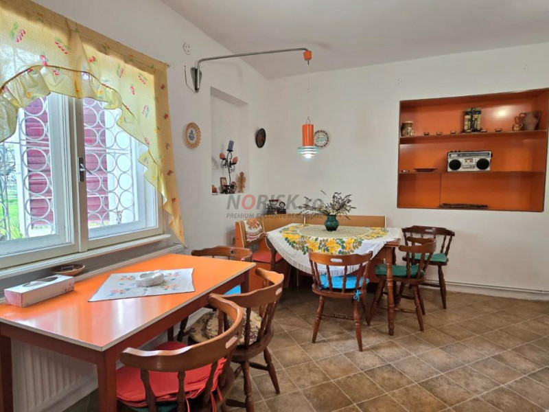 Refugiu de weekend sau business turistic, vila spatioasa, teren 1632 mp 