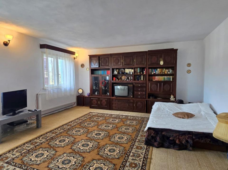 Refugiu de weekend sau business turistic, vila spatioasa, teren 1632 mp 