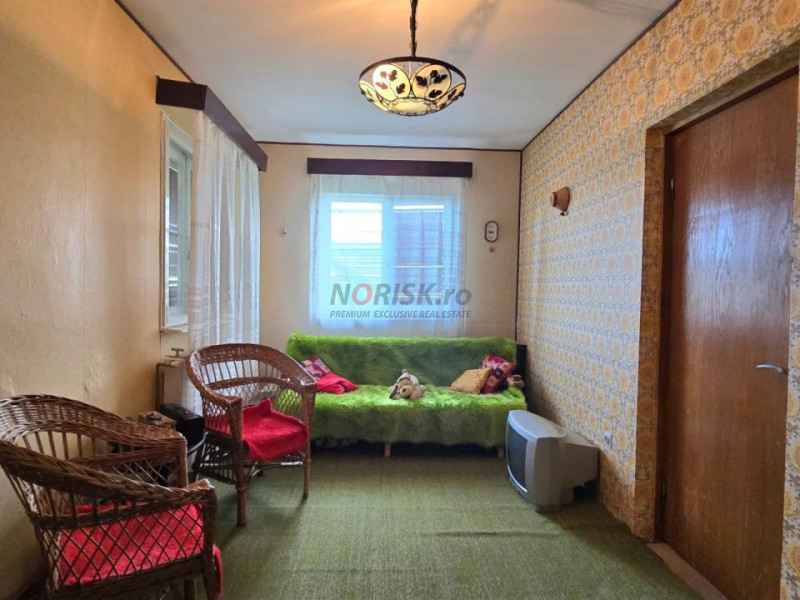 Refugiu de weekend sau business turistic, vila spatioasa, teren 1632 mp 