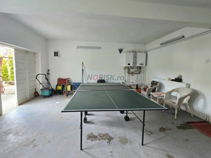 Refugiu de weekend sau business turistic, vila spatioasa, teren 1632 mp 