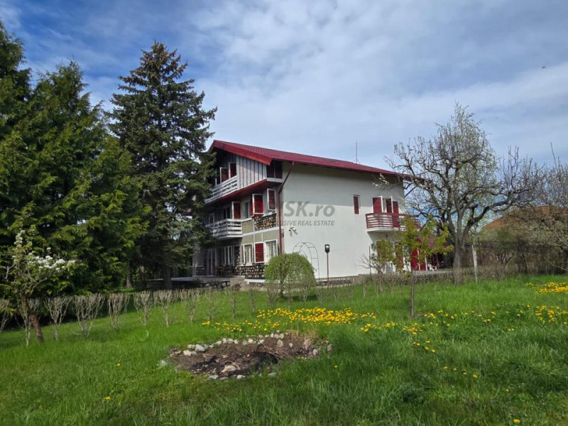 Refugiu de weekend sau business turistic, vila spatioasa, teren 1632 mp 