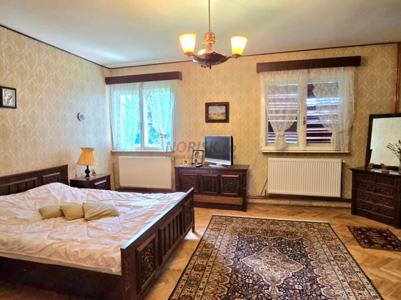 Refugiu de weekend sau business turistic, vila spatioasa, teren 1632 mp 