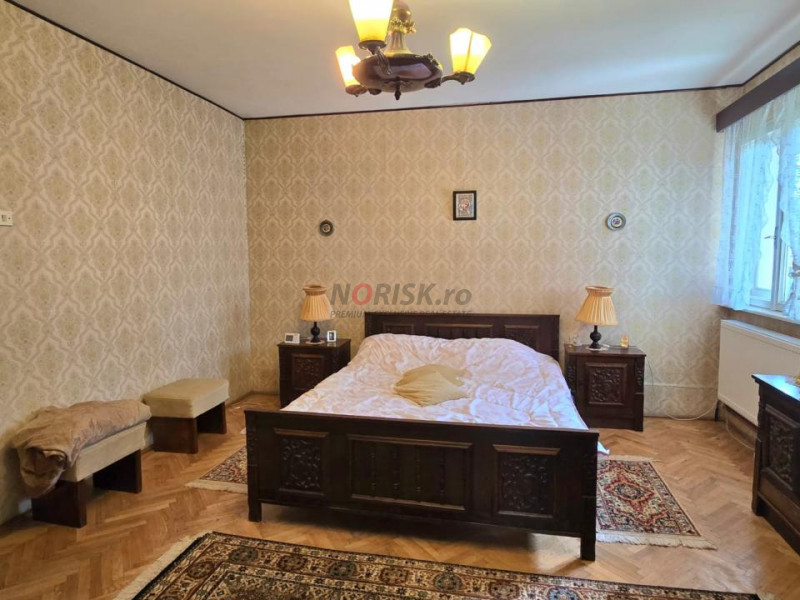 Refugiu de weekend sau business turistic, vila spatioasa, teren 1632 mp 