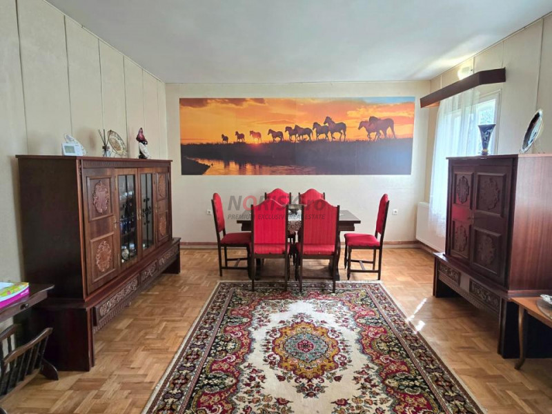 Refugiu de weekend sau business turistic, vila spatioasa, teren 1632 mp 