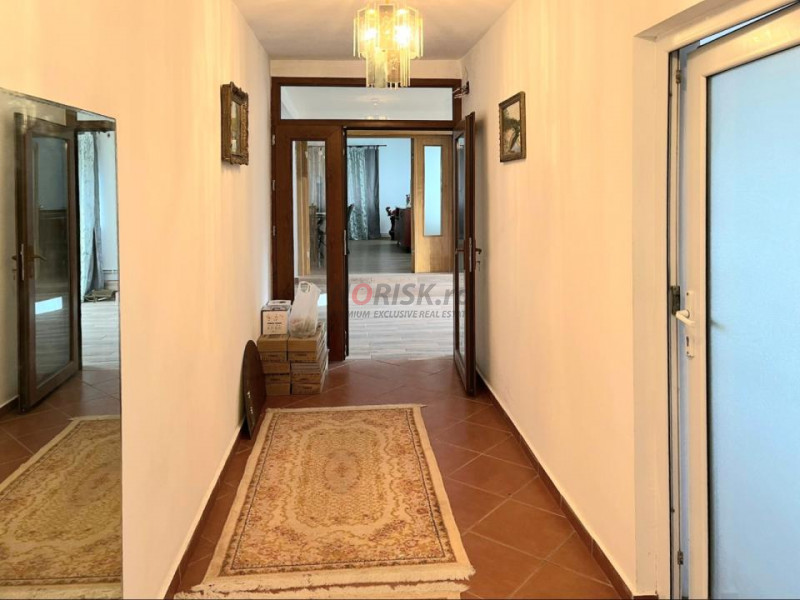 Vilă P+M cu 2300MP teren | 6 camere | 278MP | 30 min București 