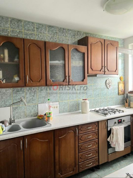 Vilă P+M cu 2300MP teren | 6 camere | 278MP | 30 min București 