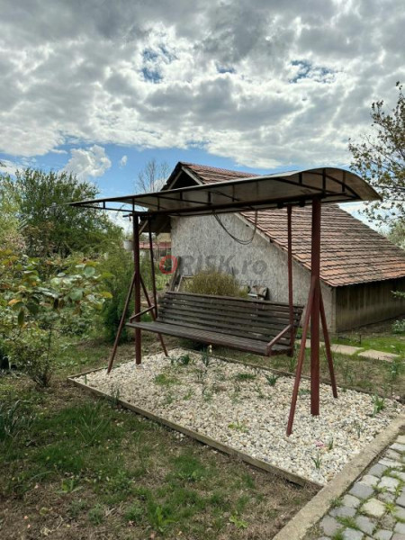 Vilă P+M cu 2300MP teren | 6 camere | 278MP | 30 min București 