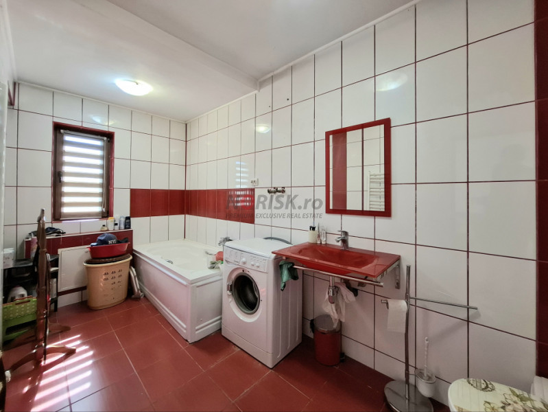 Vilă P+M cu 2300MP teren | 6 camere | 278MP | 30 min București 