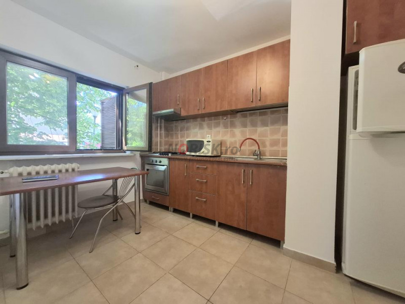 2 Camere Dorobanți | Polonă | 56MP | Decomandat | 1982 | Metrou | Parter