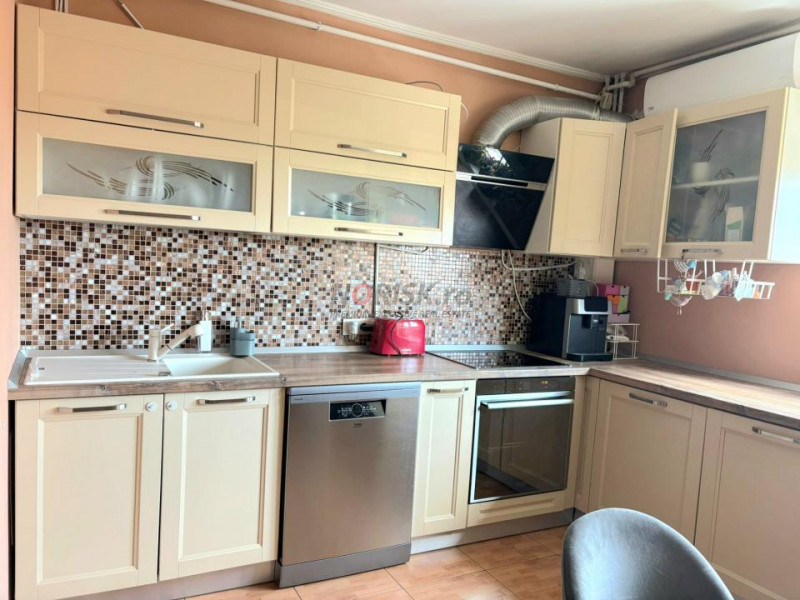 4 Camere | 96MP | Calea Vitan | Centrală | 2 Parcări | Renovat/Mobilat/Utilat