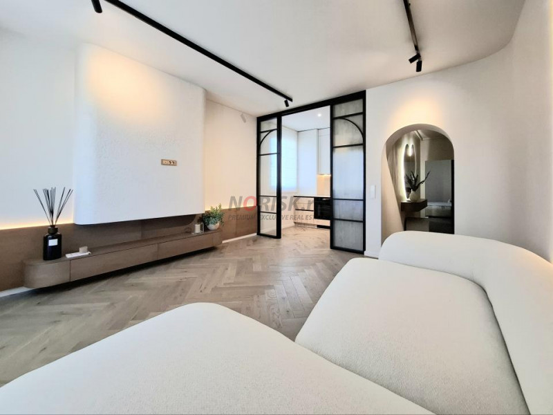 4 Camere I Unirii I Lux-Panoramic I 94 MP I 2020 I Parcare