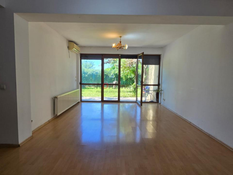 Domus Stil Pipera (Confort Residence) - vila 4 dormitoare + curte
