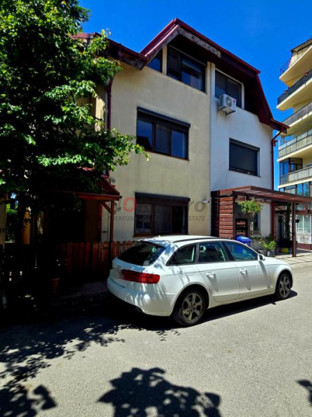 Domus Stil Pipera (Confort Residence) - vila 4 dormitoare + curte