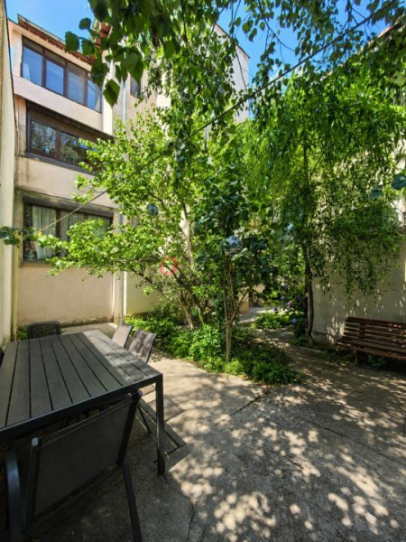 MAI mult decât un Apartament: 188 mp și CURTE în Domenii la 10 minute de Metrou