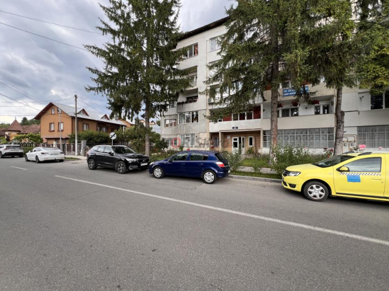 3 Camere I Vizavi de Parc PUCIOASA I 75 MP I Oportunitate !