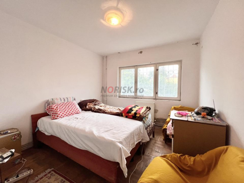 3 Camere I Vizavi de Parc PUCIOASA I 75 MP I Oportunitate !