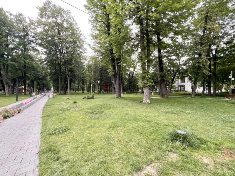 3 Camere I Vizavi de Parc PUCIOASA I 75 MP I Oportunitate !