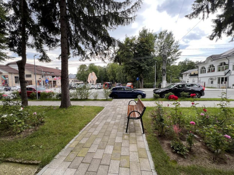 3 Camere I Vizavi de Parc PUCIOASA I 75 MP I Oportunitate !