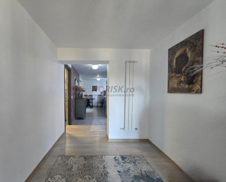 Casă 2 Mai | 6 dormitoare - băi proprii | 685 MP Teren 