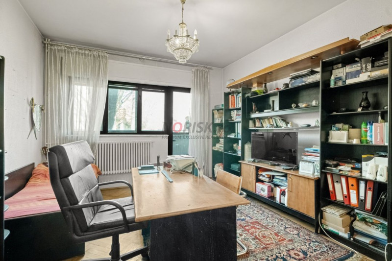 VANZARE VILA 9 CAMERE DECEBAL- RADU DE LA AFUMATI NR.42