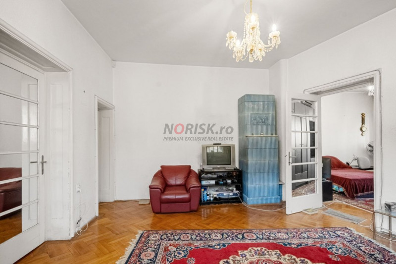 VANZARE VILA 9 CAMERE DECEBAL- RADU DE LA AFUMATI NR.42