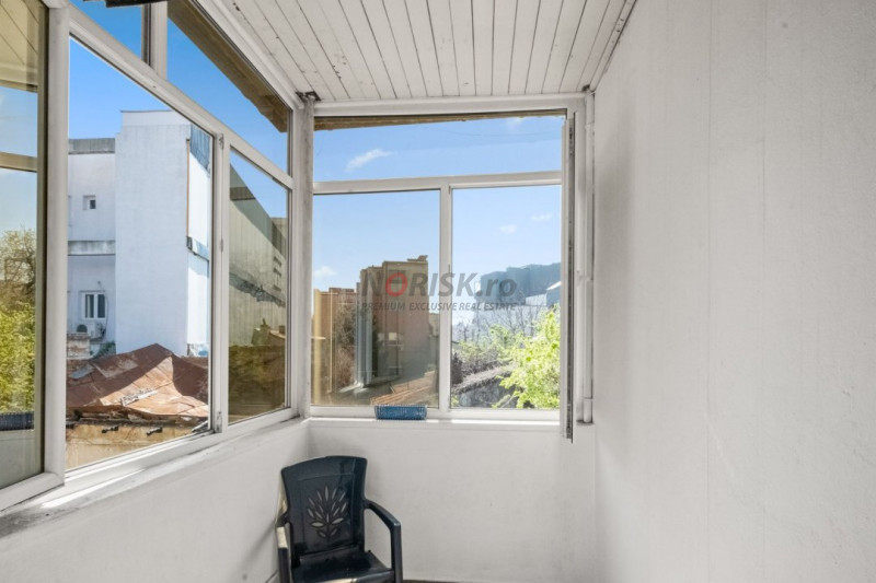 VANZARE VILA 9 CAMERE DECEBAL- RADU DE LA AFUMATI NR.42