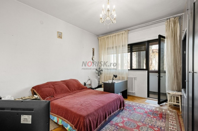 VANZARE VILA 9 CAMERE DECEBAL- RADU DE LA AFUMATI NR.42