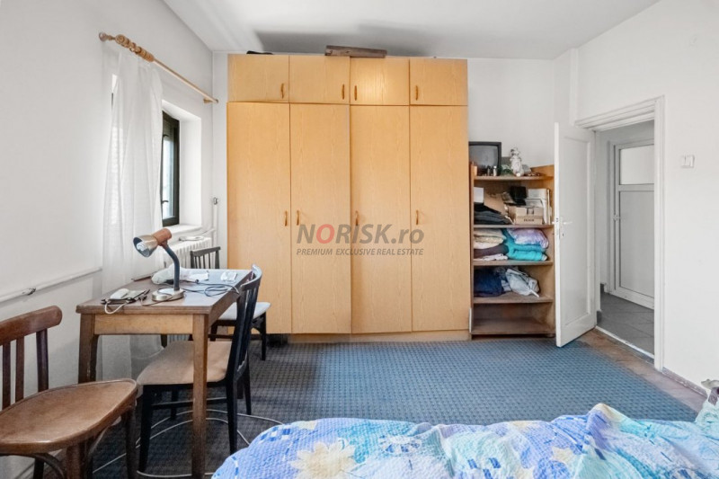 VANZARE VILA 9 CAMERE DECEBAL- RADU DE LA AFUMATI NR.42
