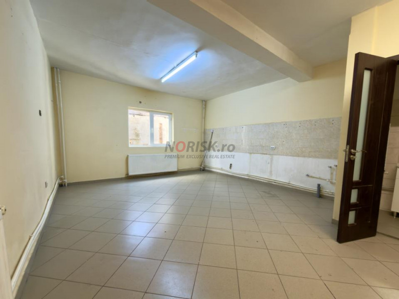 Clădire Independentă 200 mp | 5 Birouri + Open Space | Curent Trifazic | 10 min 