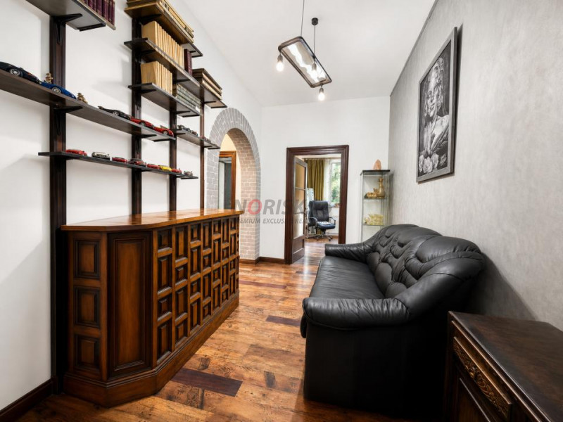 Mai mult SPAȚIU decât te aștepți | 2 camere + Boxa 84mp | BLOC Rusesc JIULUI
