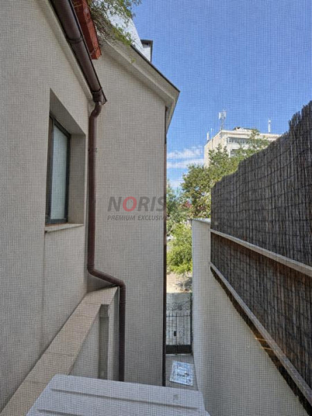 0% RAR în Grădina Icoanei: ETAJ întreg, scară proprie,vedere parc 4 Camere 140mp