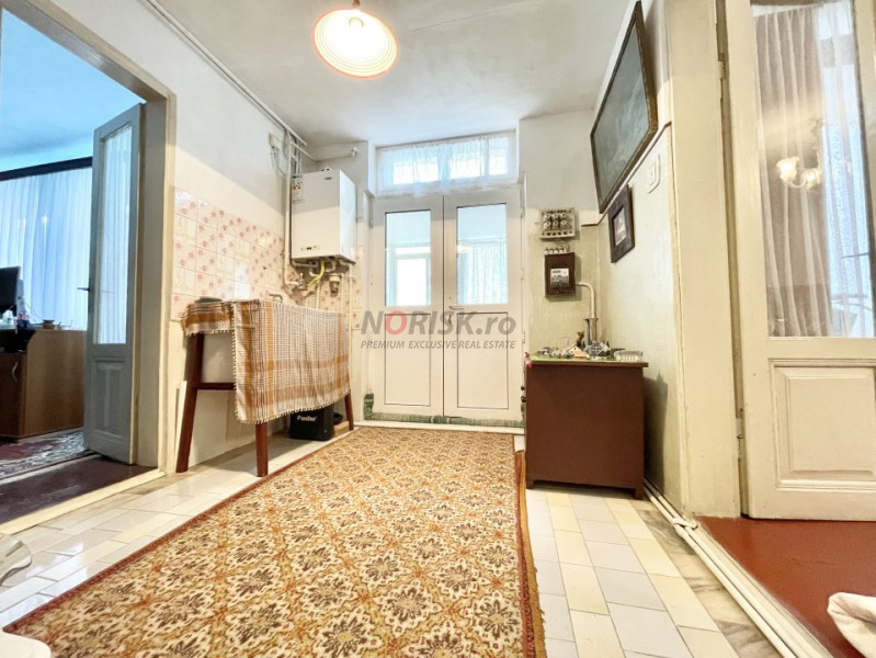 Casă 5 Camere | 131MP | POLONĂ | Teren 424MP | Centrală | Parcare 