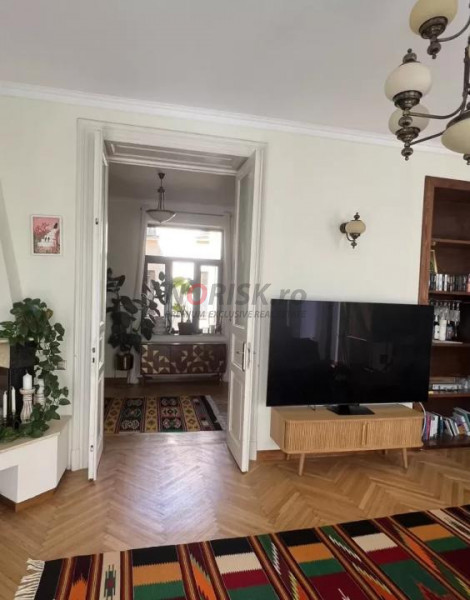Apartament boem 128 mp | 50 m de Cișmigiu | renovat integral | parcare