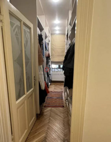 Apartament boem 128 mp | 50 m de Cișmigiu | renovat integral | parcare