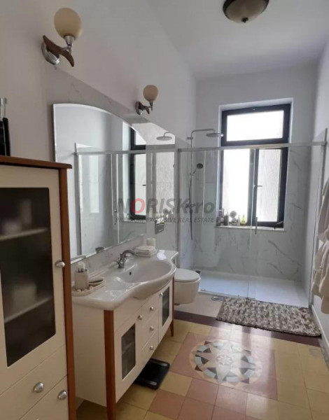 Apartament boem 128 mp | 50 m de Cișmigiu | renovat integral | parcare