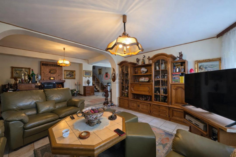 Refugiu exclusivist pe malul lacului Snagov – proprietate rară